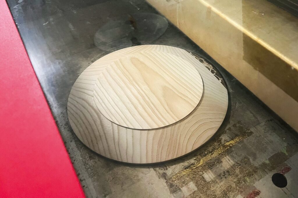 レーザー加工機による加工