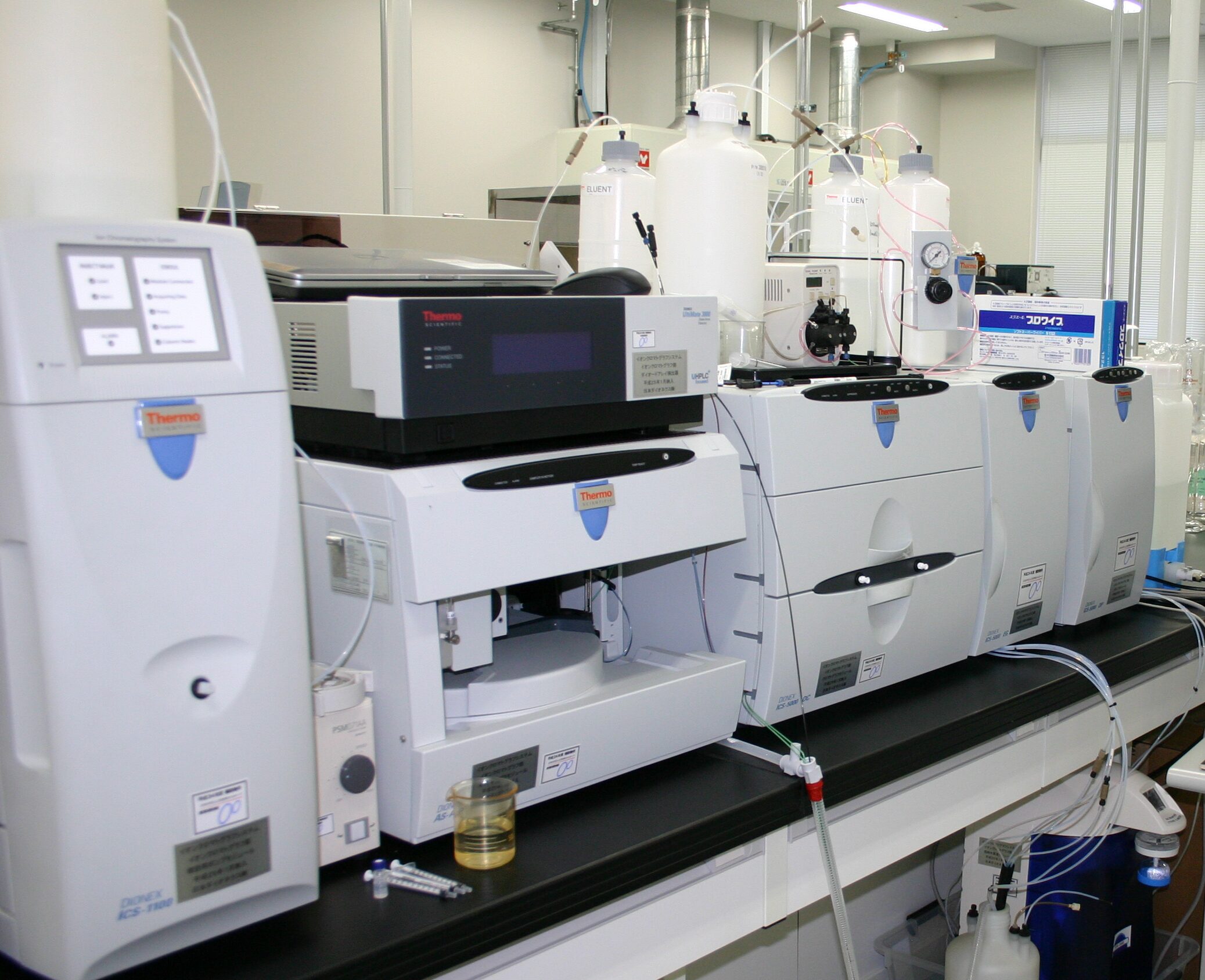 イオンクロマトグラフ(日本ダイオネクス製ICS-5000K)の外観