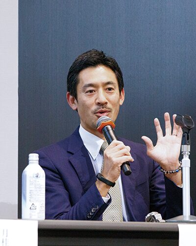 対談中の堀場 弾 氏
